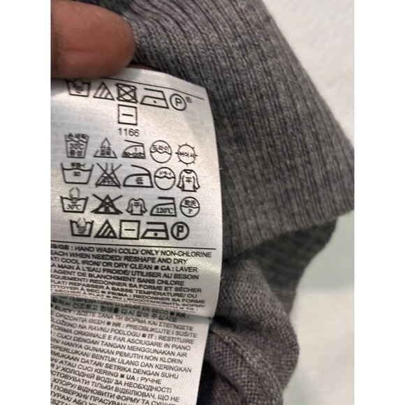 Banana Republic Extra Fine Merino Wool V-Neck Sweater Gray Size L - Picture 12 of 14